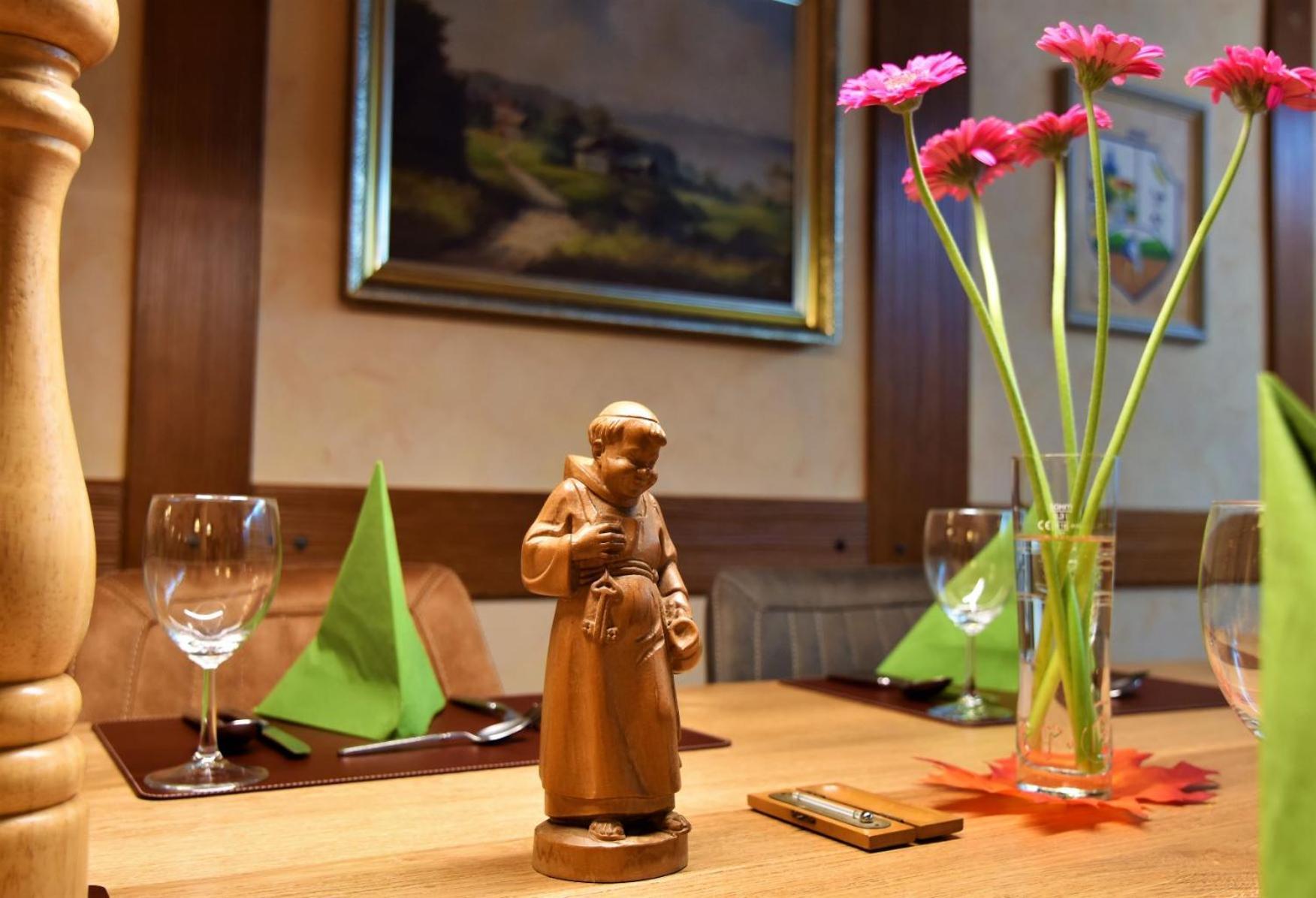 Hotel-Restaurant Zum Goldenen Stern Großalmerode Buitenkant foto